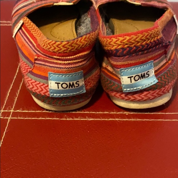 Toms - Picture 3 of 4